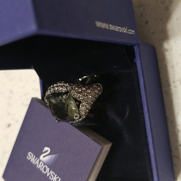 Swarovski Jewelry - Picture 3 of 4